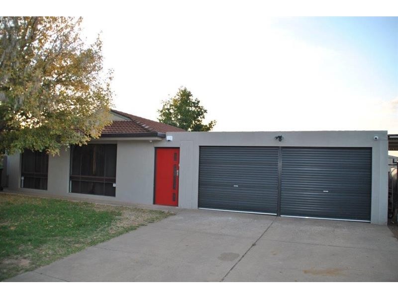 8 Naretha St, Wagga Wagga NSW 2650