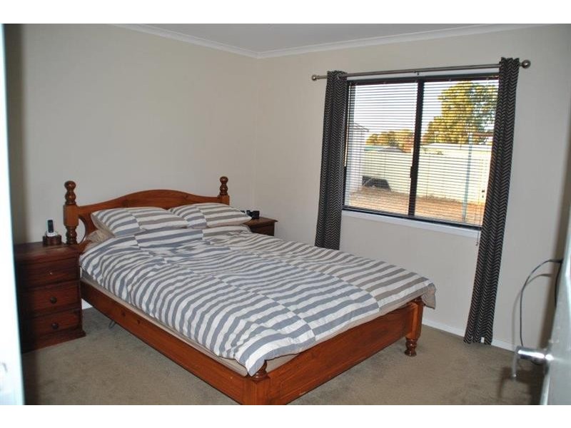 8 Naretha St, Wagga Wagga NSW 2650