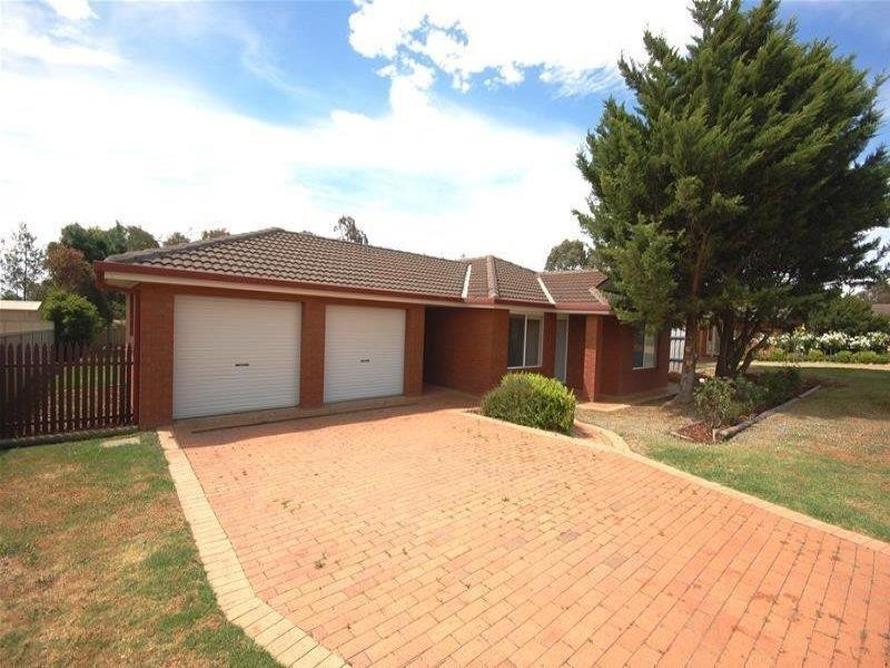 17 Bourkelands  Dr, Wagga Wagga NSW 2650