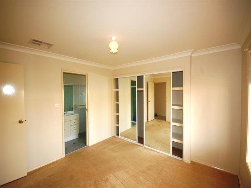 17 Bourkelands  Dr, Wagga Wagga NSW 2650