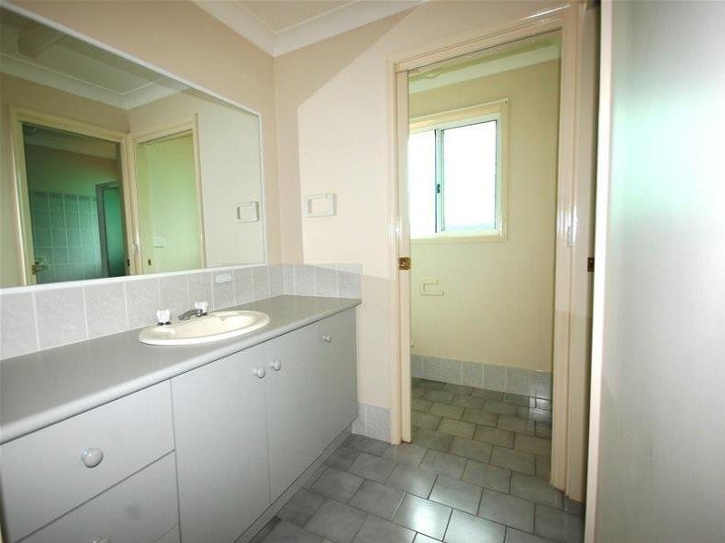 17 Bourkelands  Dr, Wagga Wagga NSW 2650
