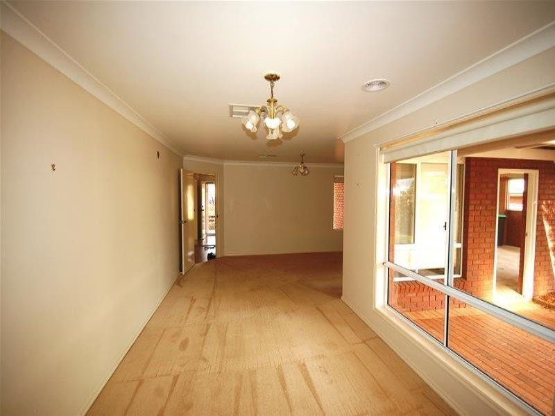 17 Bourkelands  Dr, Wagga Wagga NSW 2650