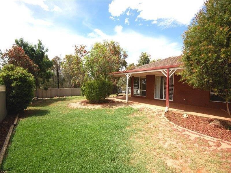 17 Bourkelands  Dr, Wagga Wagga NSW 2650