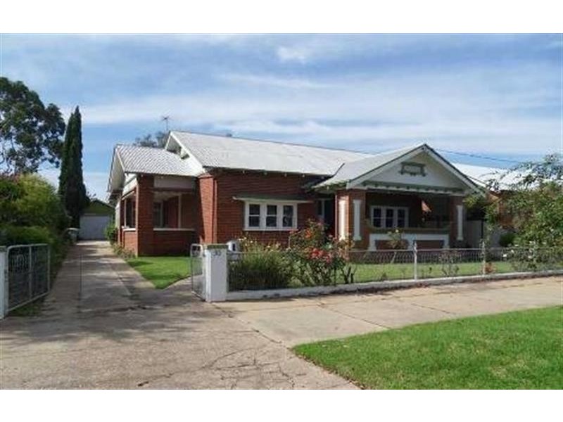 30 Brookong Ave, Wagga Wagga NSW 2650