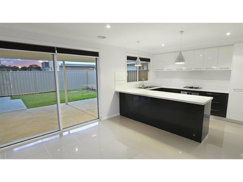 27 Bradman  Dr, Wagga Wagga NSW 2650