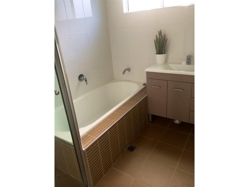 32 Manoora Ave, Wagga Wagga NSW 2650