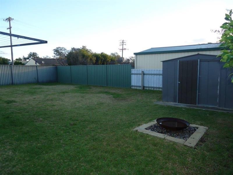 32 Manoora Ave, Wagga Wagga NSW 2650