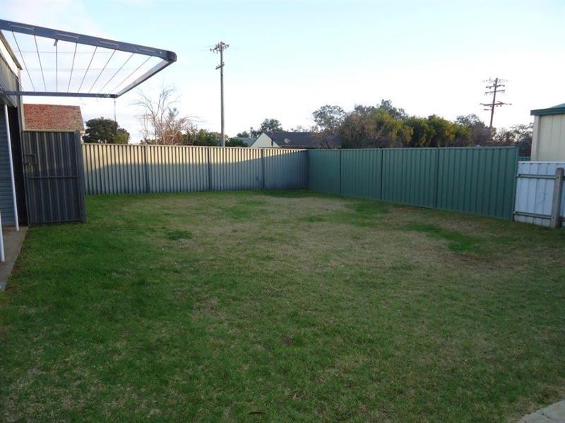 32 Manoora Ave, Wagga Wagga NSW 2650