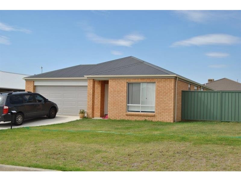 5 Melaleuca Dr, Wagga Wagga NSW 2650
