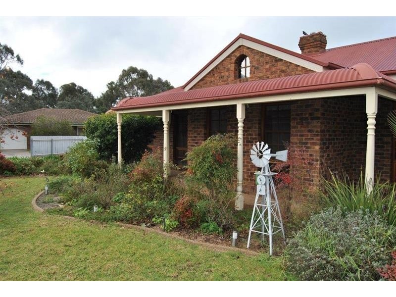 12 Matheson Pl, Wagga Wagga NSW 2650