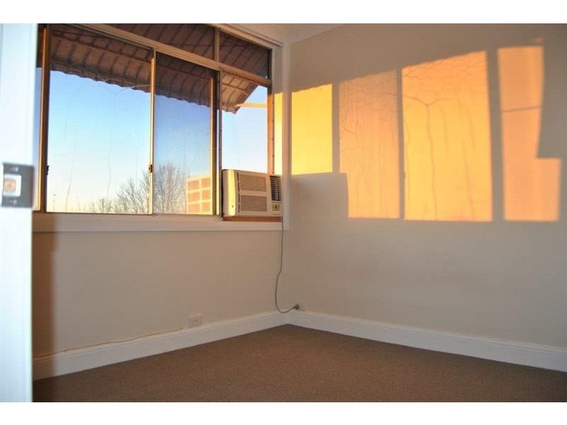 11/141 Gurwood St, Wagga Wagga NSW 2650