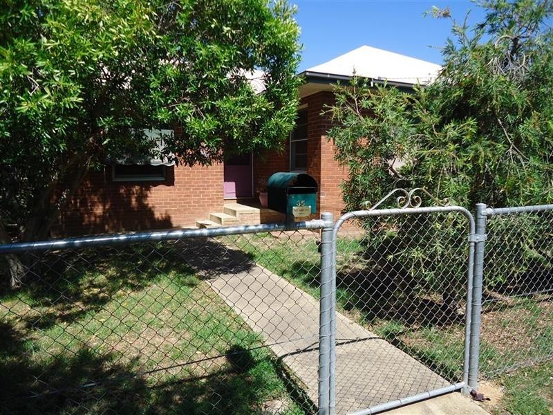 35 Bluett Cres, Wagga Wagga NSW 2650