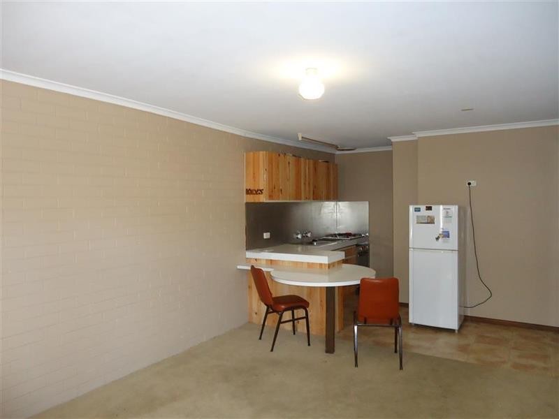 2/270 Fernleigh Rd, Ashmont NSW 2650