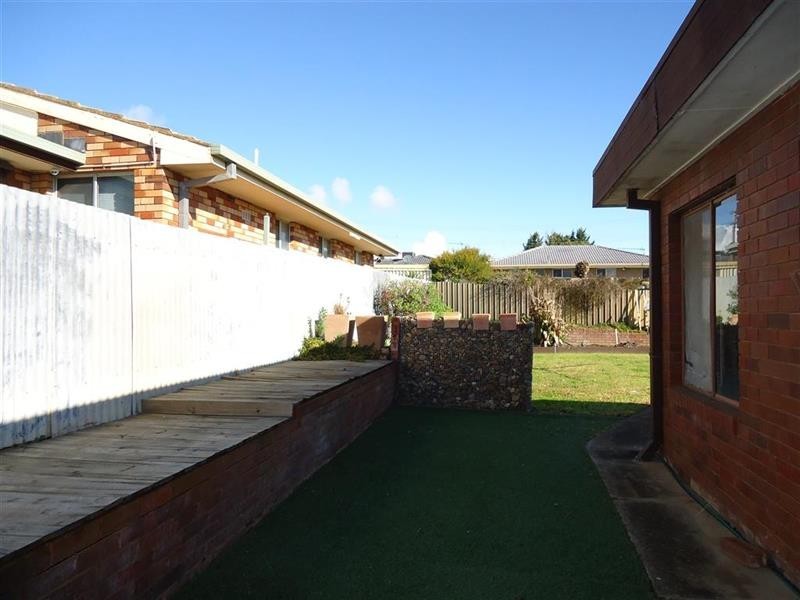 2/270 Fernleigh Rd, Ashmont NSW 2650