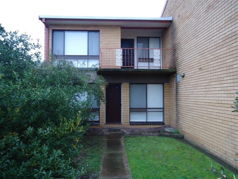 4/4-6 Thorne  St, Wagga Wagga NSW 2650