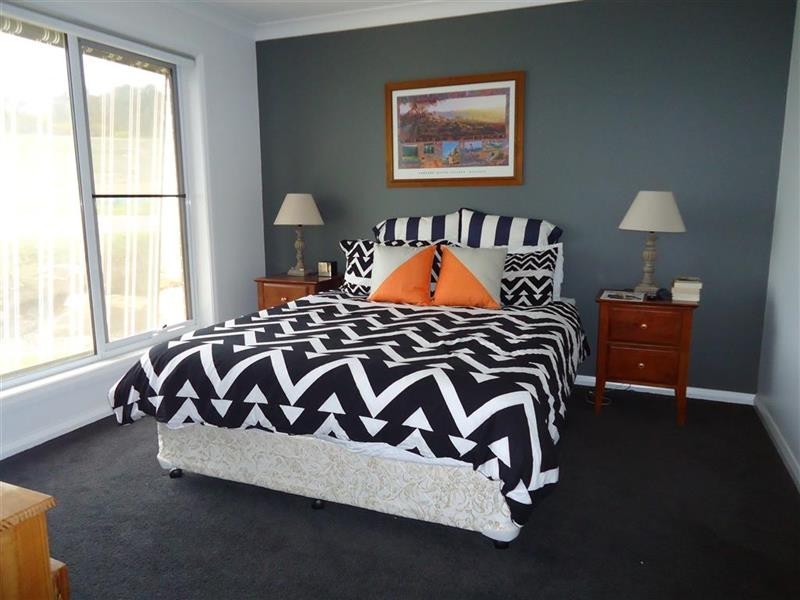 33 Clifton St, Bourkelands NSW 2650