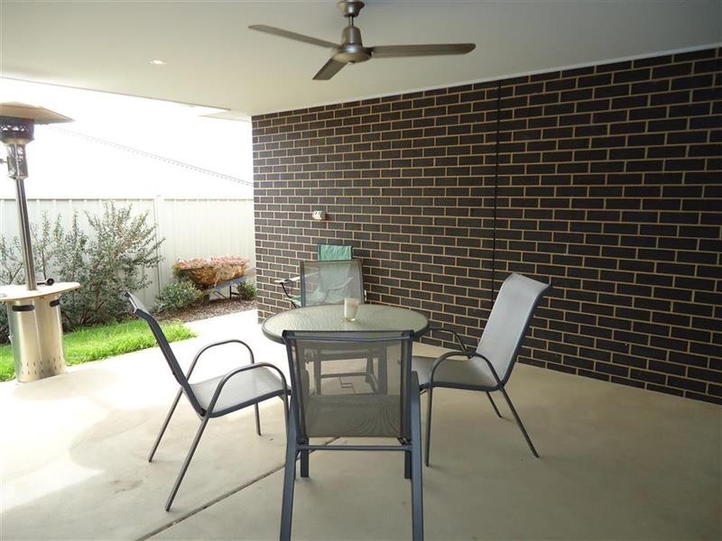 33 Clifton St, Bourkelands NSW 2650