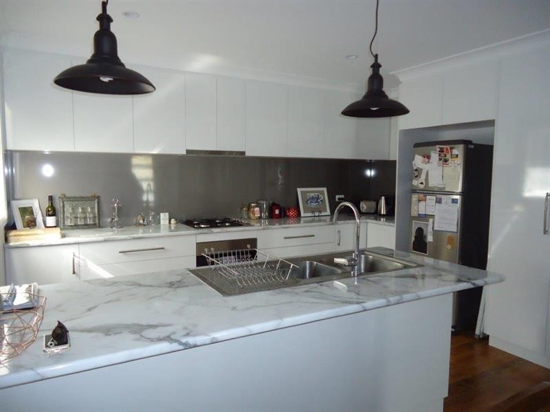 11 Paradise Dr, Gobbagombalin NSW 2650