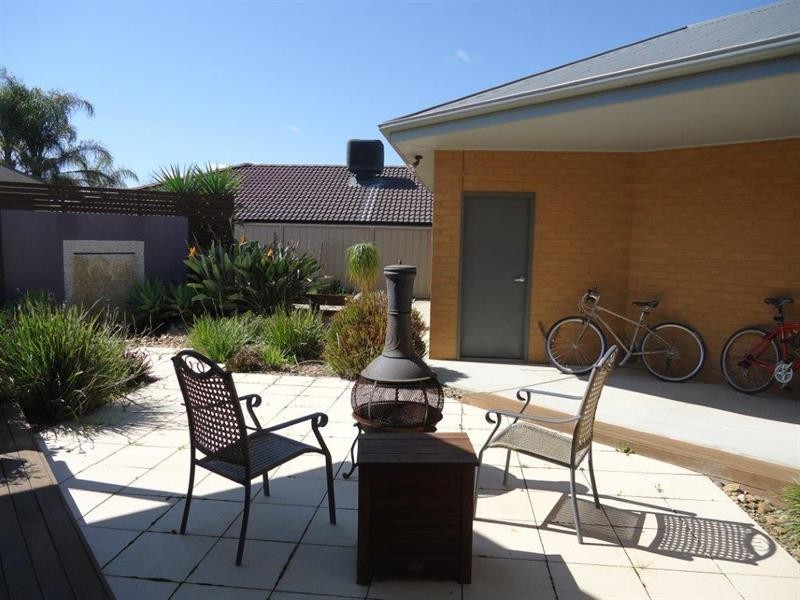 22 Bogong Cres, Tatton NSW 2650