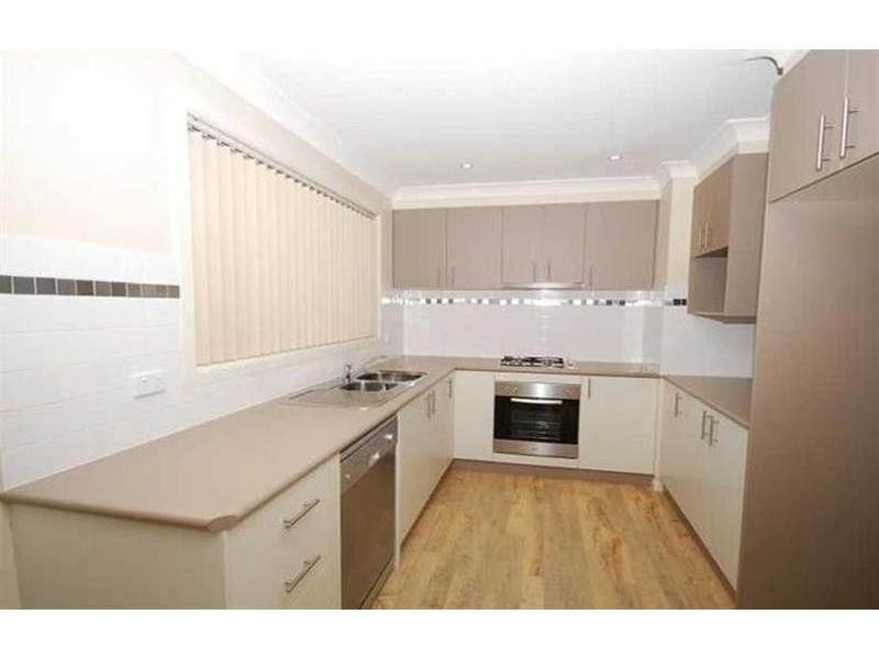 2/28 Dove St, Mount Austin NSW 2650