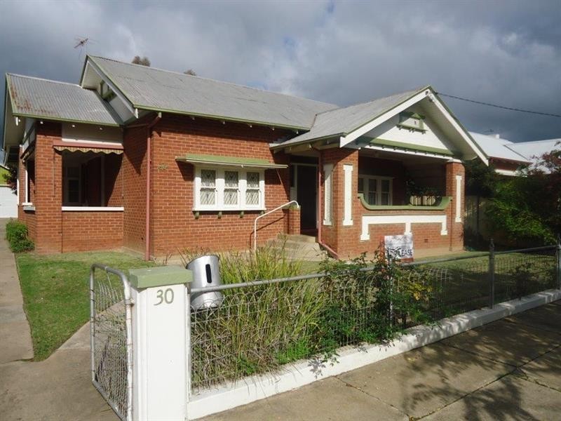 30 Brookong Ave, Wagga Wagga NSW 2650