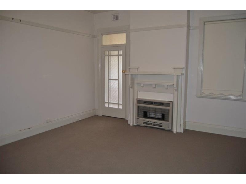 30 Brookong Ave, Wagga Wagga NSW 2650