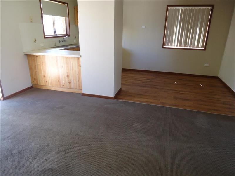 9 Gunyah Pl, Glenfield Park NSW 2650