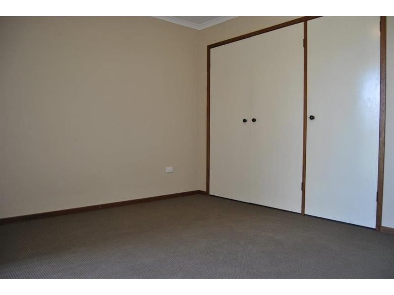 9 Gunyah Pl, Glenfield Park NSW 2650