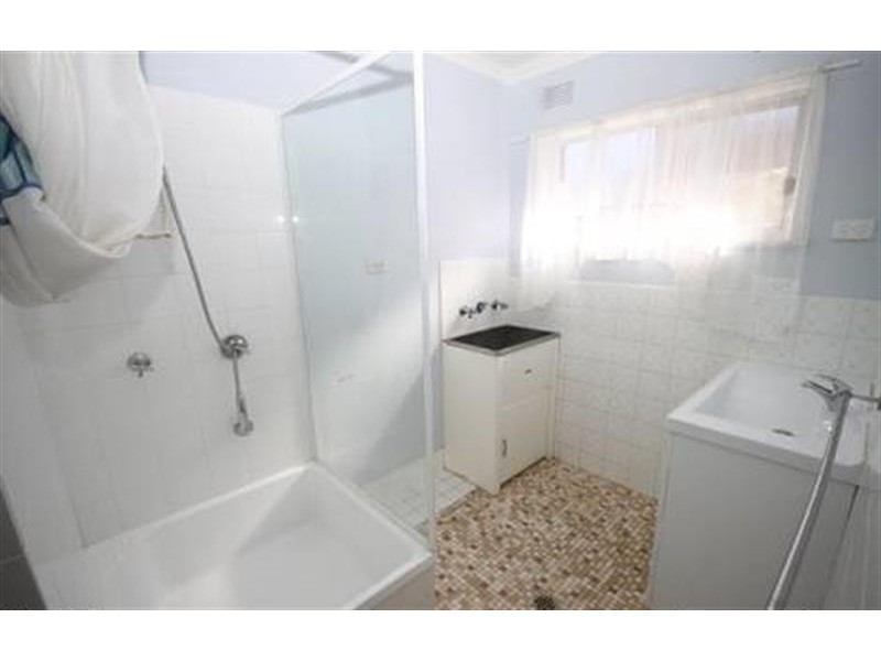 1/10 Higgins Ave, Wagga Wagga NSW 2650