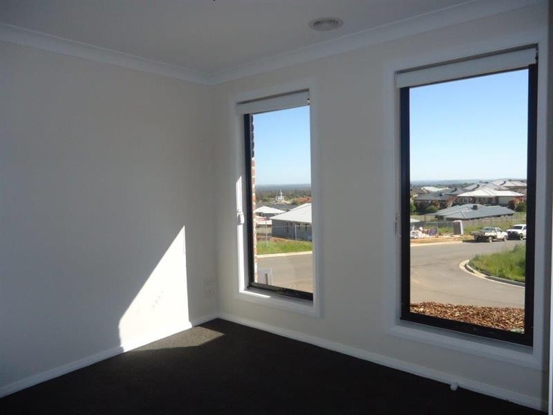 1/19 Exford Loop, Bourkelands NSW 2650