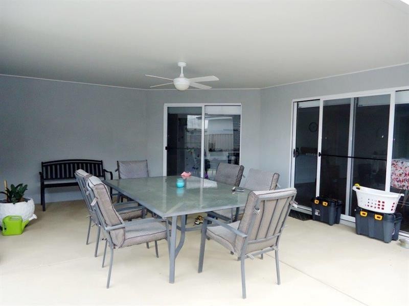 2/12 Trumper Cres, Boorooma NSW 2650