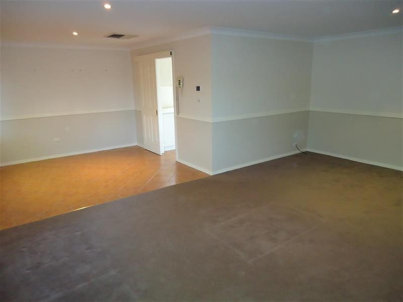 25 Kilpatrick St, Kooringal NSW 2650