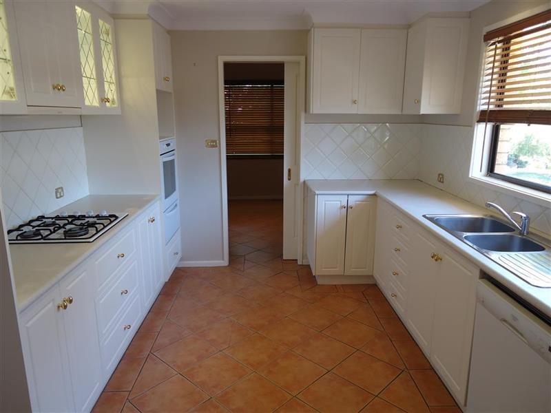 25 Kilpatrick St, Kooringal NSW 2650