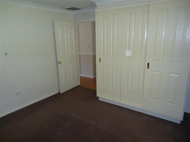 25 Kilpatrick St, Kooringal NSW 2650