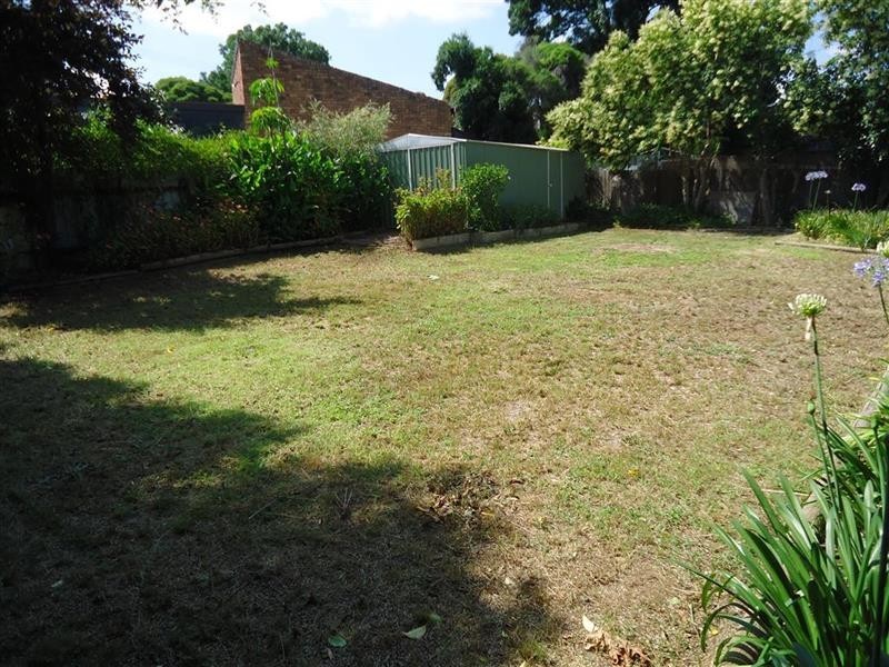 25 Kilpatrick St, Kooringal NSW 2650