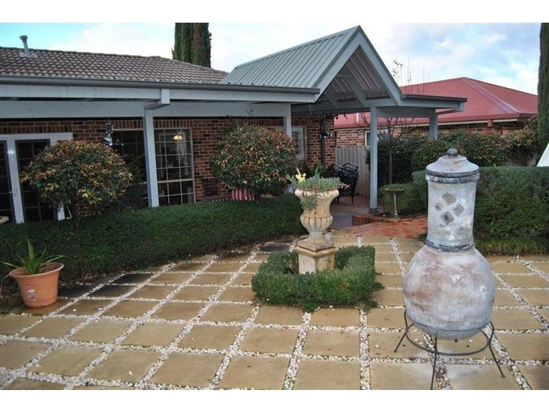 33 Lamilla St, Glenfield Park NSW 2650