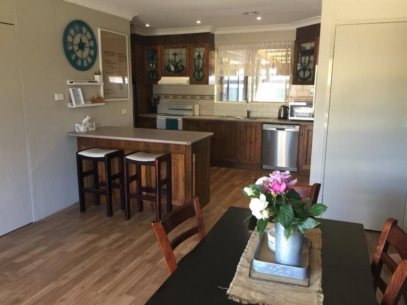 5 Crisp Dr, Ashmont NSW 2650