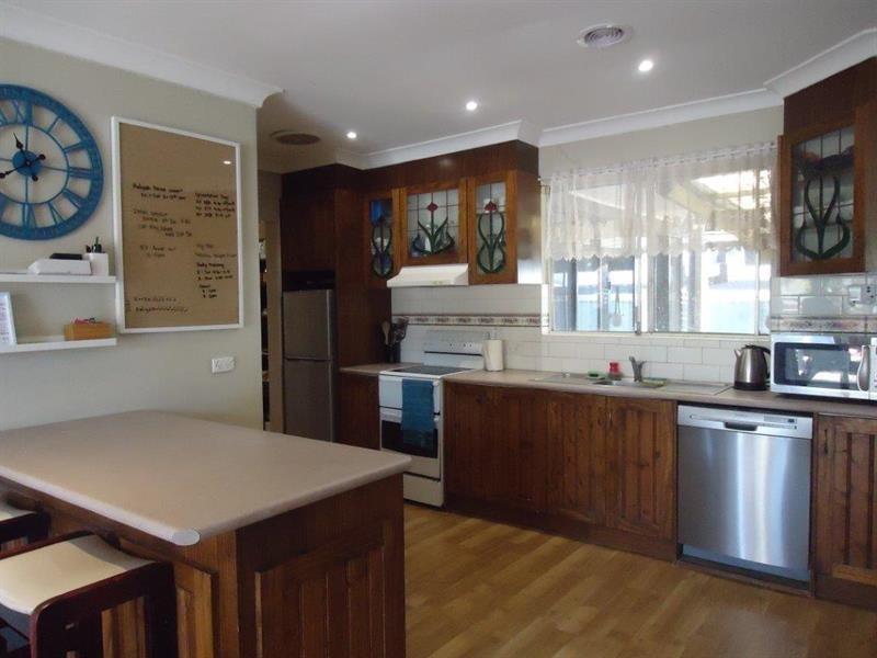 5 Crisp Dr, Ashmont NSW 2650