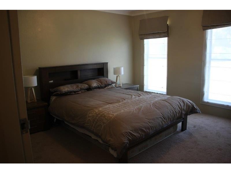 5 Crisp Dr, Ashmont NSW 2650