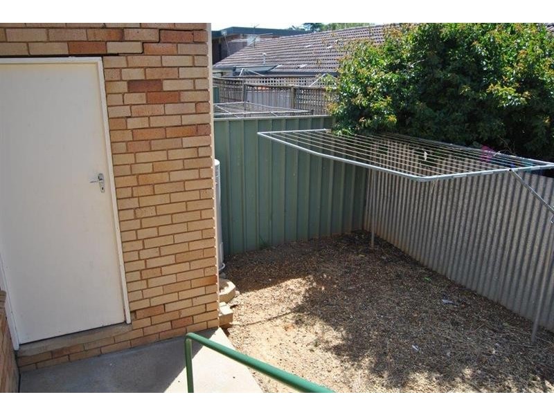 1/8 Nordlingen  Dr, Wagga Wagga NSW 2650