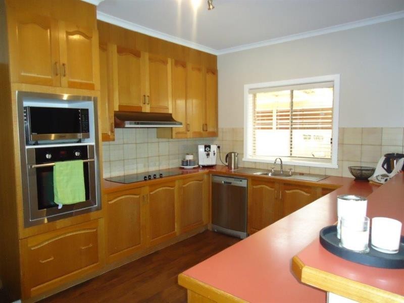 13 Darri St, Glenfield Park NSW 2650