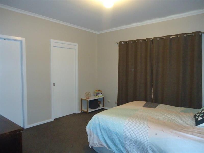 13 Darri St, Glenfield Park NSW 2650