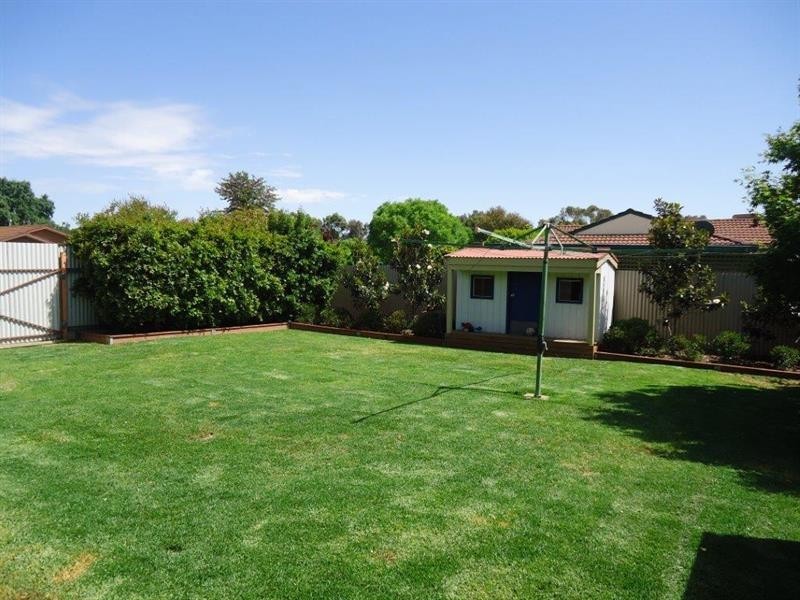 13 Darri St, Glenfield Park NSW 2650