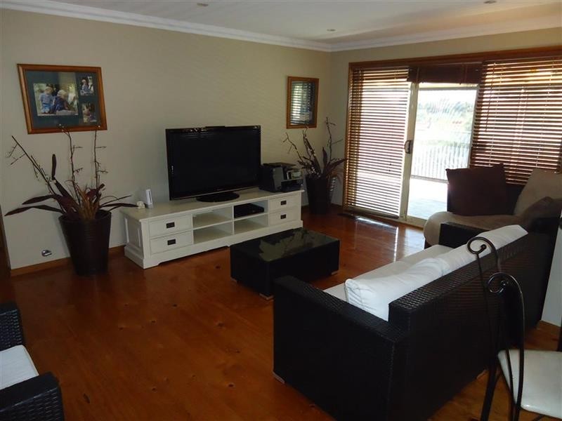 4 Kincora  Pl, Wagga Wagga NSW 2650