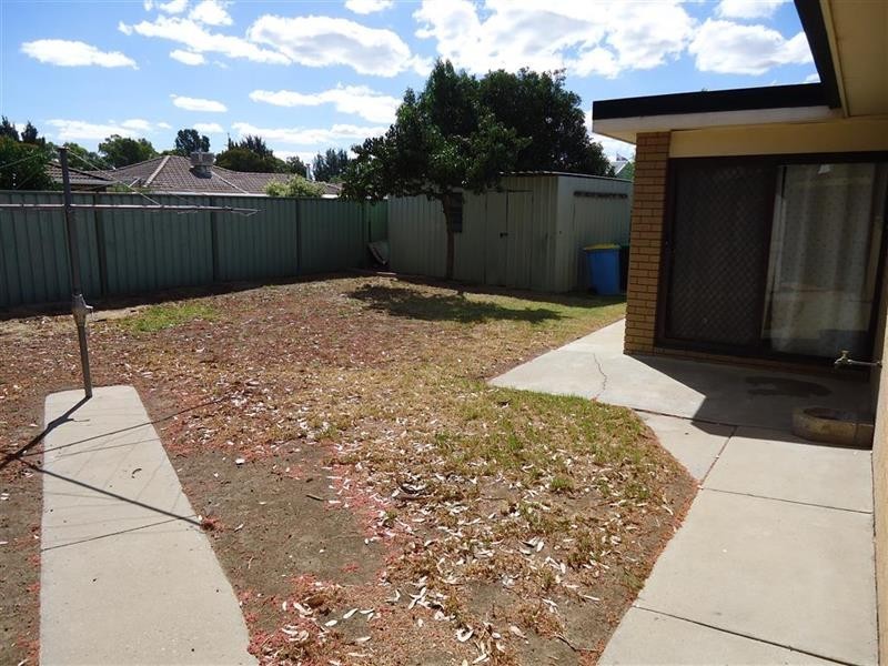 93 Mckell Ave, Mount Austin NSW 2650