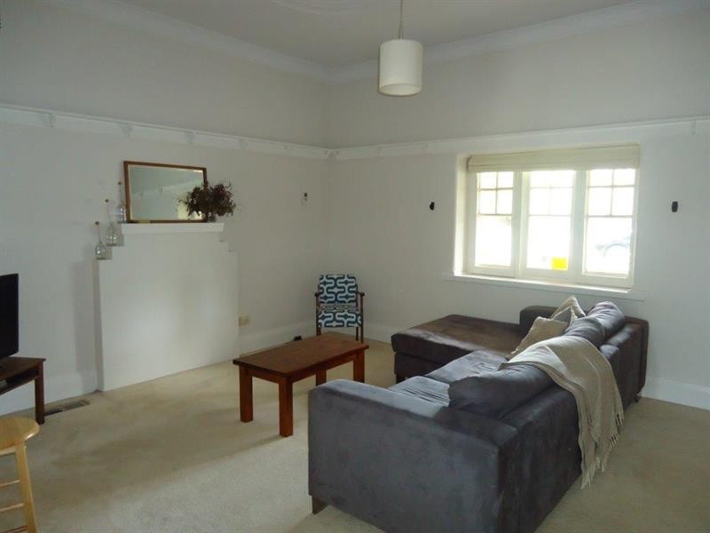 9 Erin  St, Turvey Park NSW 2650