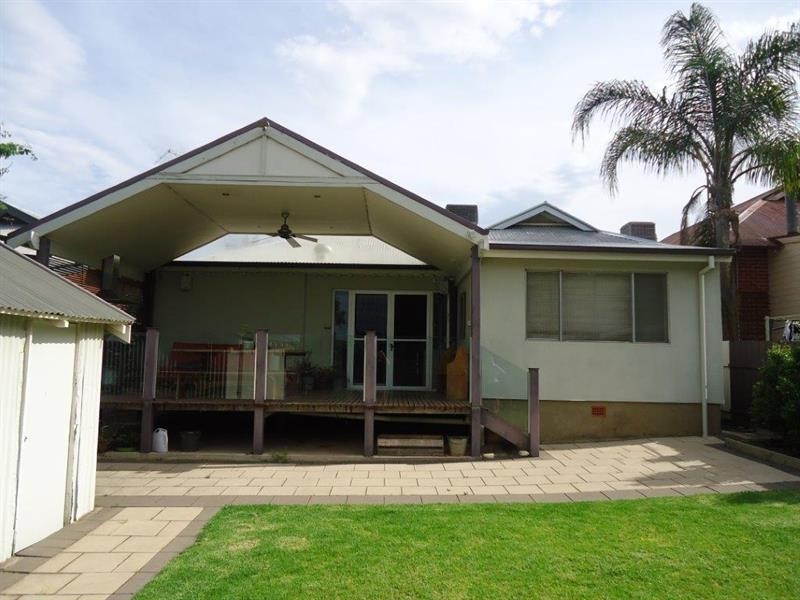 9 Erin  St, Turvey Park NSW 2650