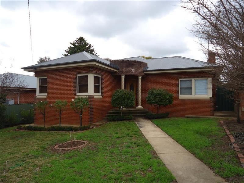 25 Sunshine Ave, Turvey Park NSW 2650