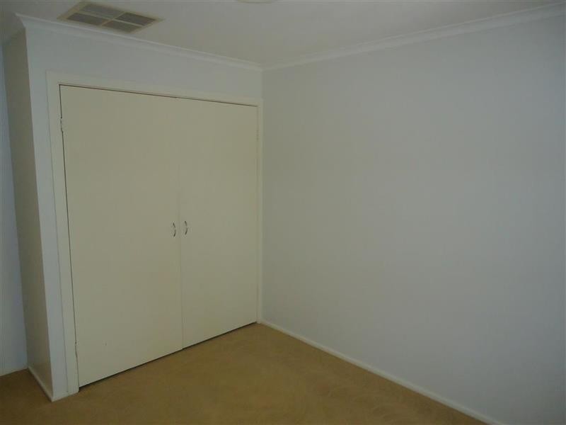 1A Cochrane St, Kooringal NSW 2650