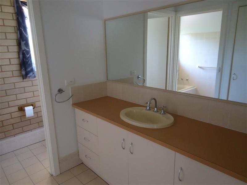 1A Cochrane St, Kooringal NSW 2650